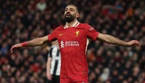 mk体育-卡拉格：萨拉赫不仅能够完成得分，他在助攻方面也表现得非常出色