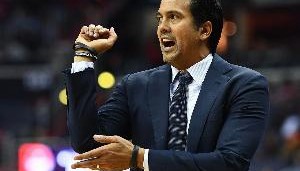 mk体育官网-韦德：11年独行侠磨合已久&amp;名帅坐镇 而热火仍在摸索 斯波才3年级